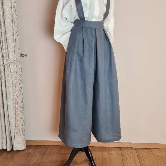 Women's pleated wide-leg pants